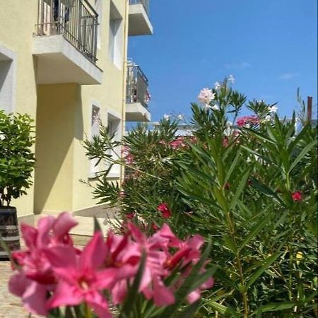 Byala Friendy Sea Apartaments מראה חיצוני תמונה